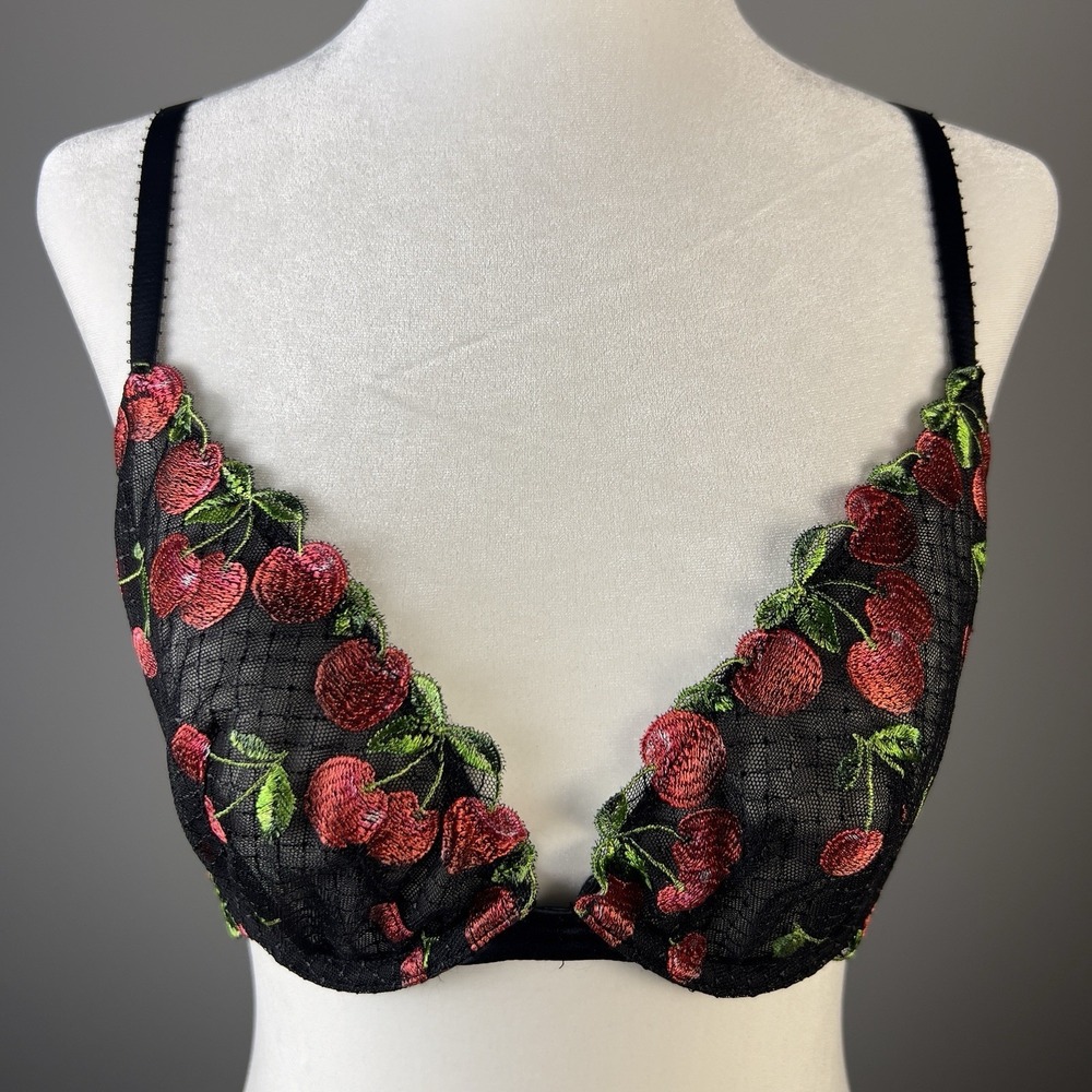 Victoria's Secret Very Sexy Low Cut Demi Black Cherry Embroidered Bra Sz.‎ 34C